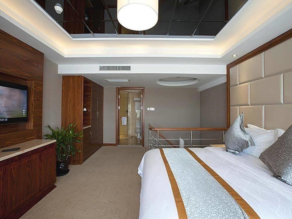 Friend Hotel Шанхай Экстерьер фото